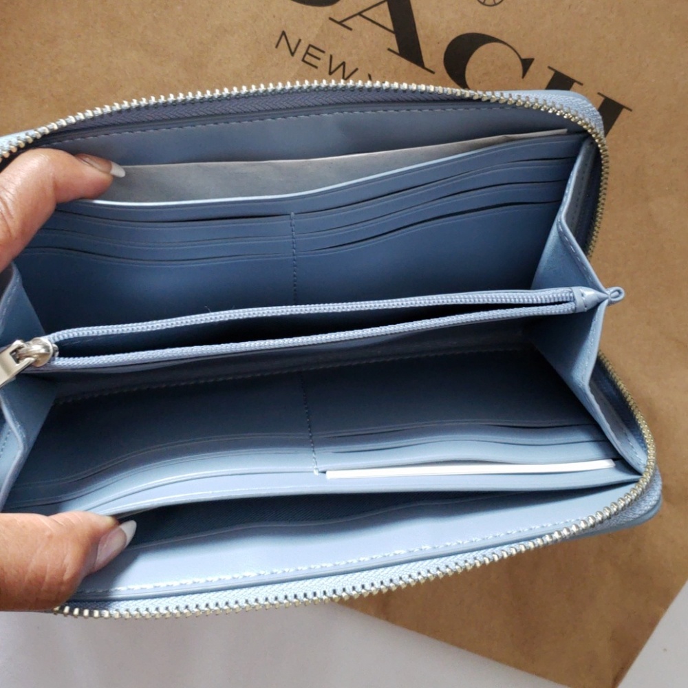 NWT AUTHENTIC COACH SV/LIGHT KHAKI WALLET - Picture 4 of 6